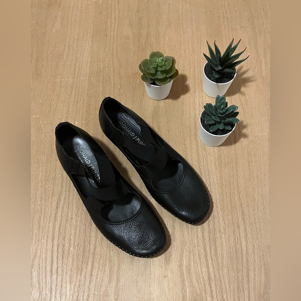 Donald J Pliner Mary Jane Style Women’s Shoes